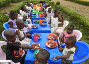 DR. LUC MULIMBALIMBA AND MHCD SUPPORTS THE ORPHANS OF THE KASENGA IDP CAMP IN THE UVIRA TERRITORY.